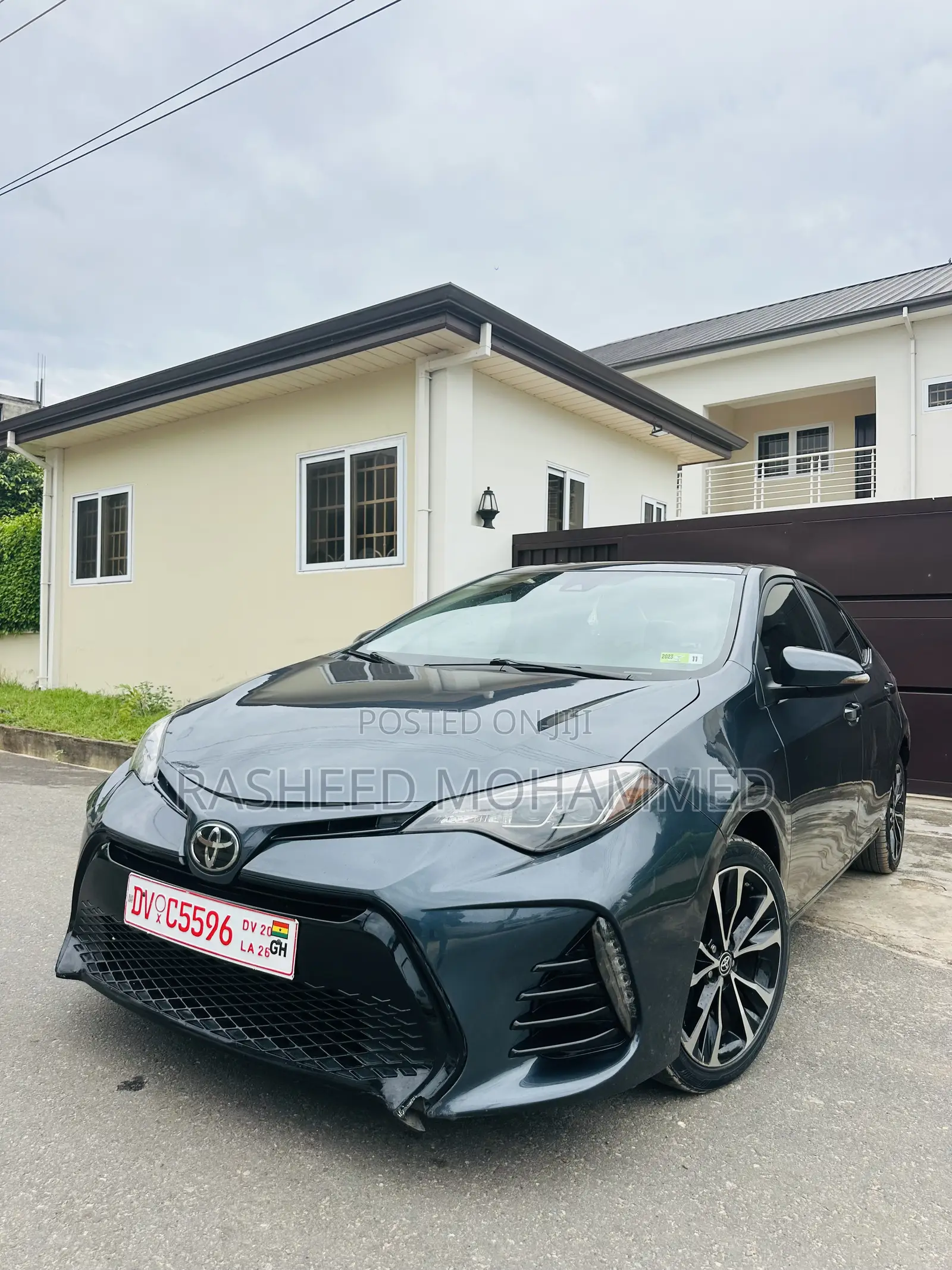 Toyota Corolla SE (1.8L 4cyl 6M) 2018 Gray