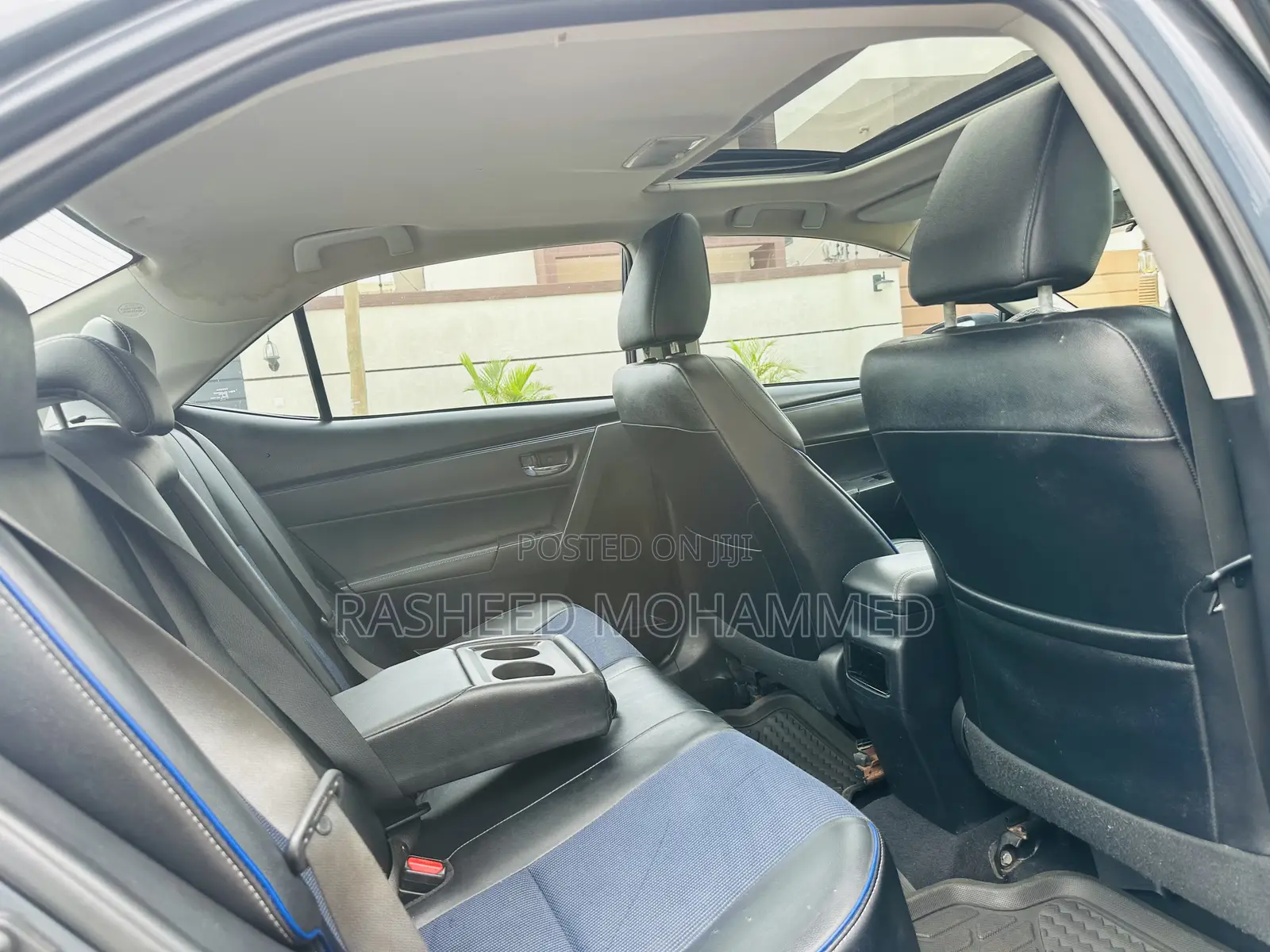 Toyota Corolla SE (1.8L 4cyl 6M) 2018 Gray