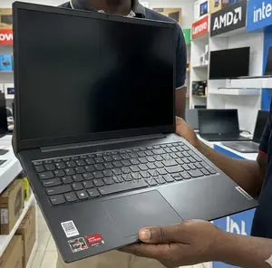 Laptop Lenovo V15 16GB AMD Ryzen 7 SSD 512GB