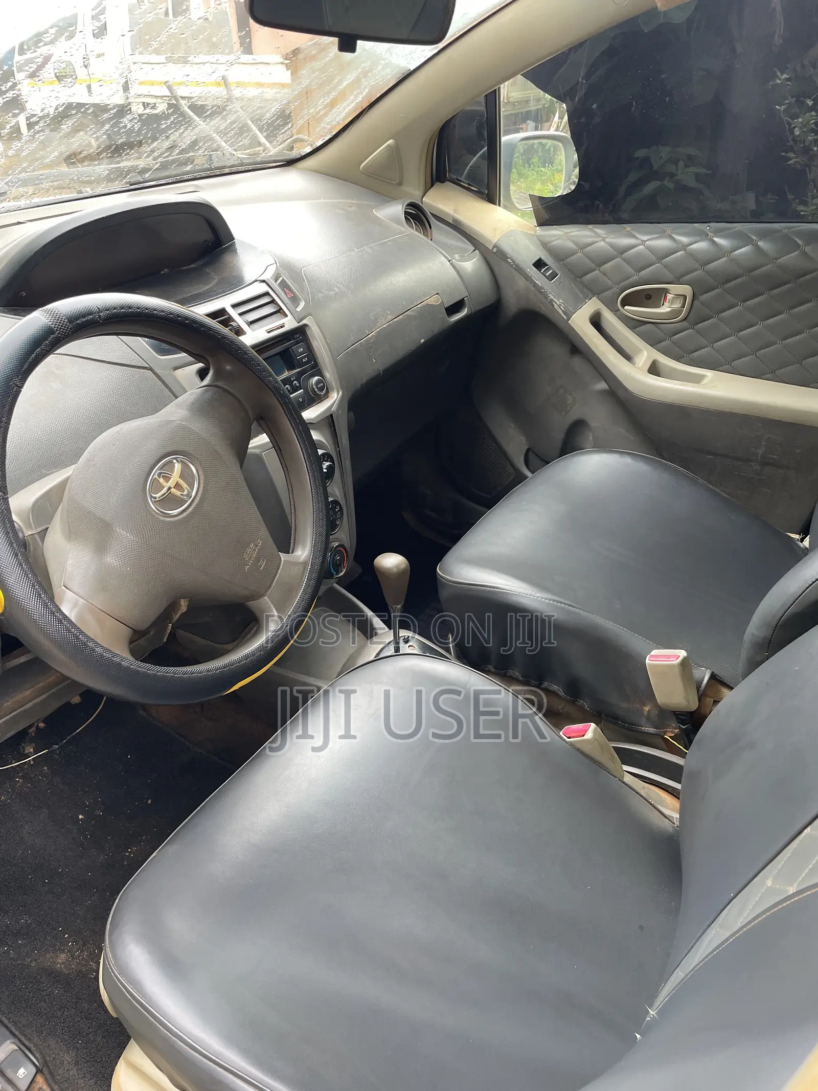 Toyota Vitz 2010 Green