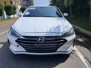 Hyundai Elantra 2019 White