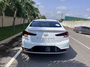 Hyundai Elantra 2019 White