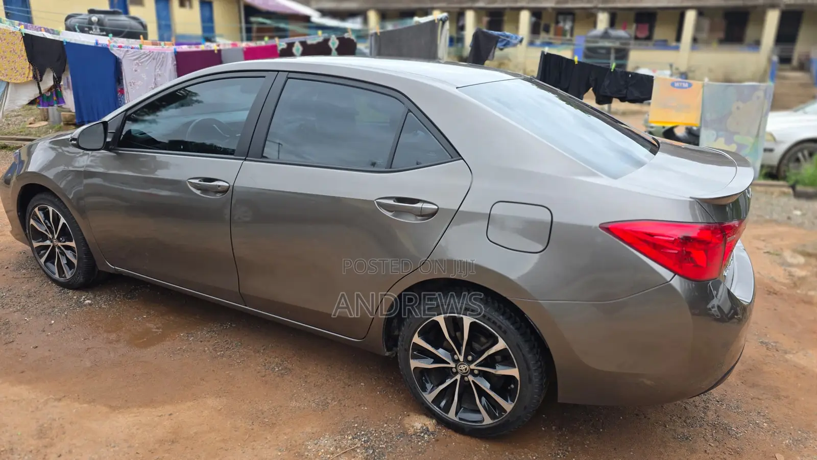 Toyota Corolla SE (1.8L 4cyl 6M) 2018 Brown