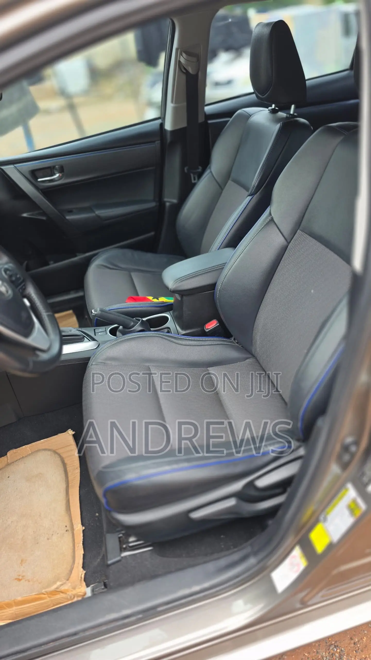 Toyota Corolla SE (1.8L 4cyl 6M) 2018 Brown