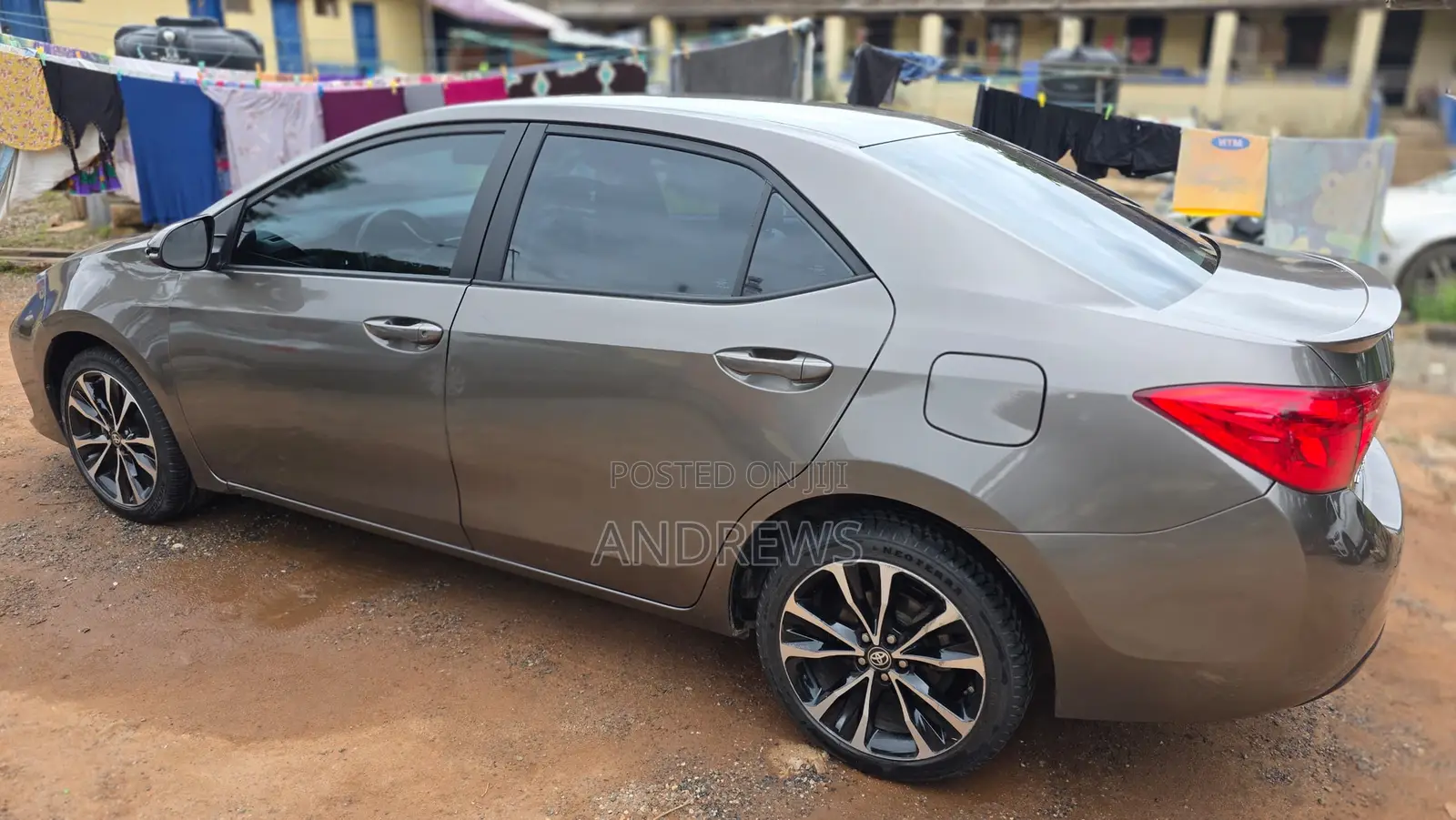 Toyota Corolla SE (1.8L 4cyl 6M) 2018 Brown