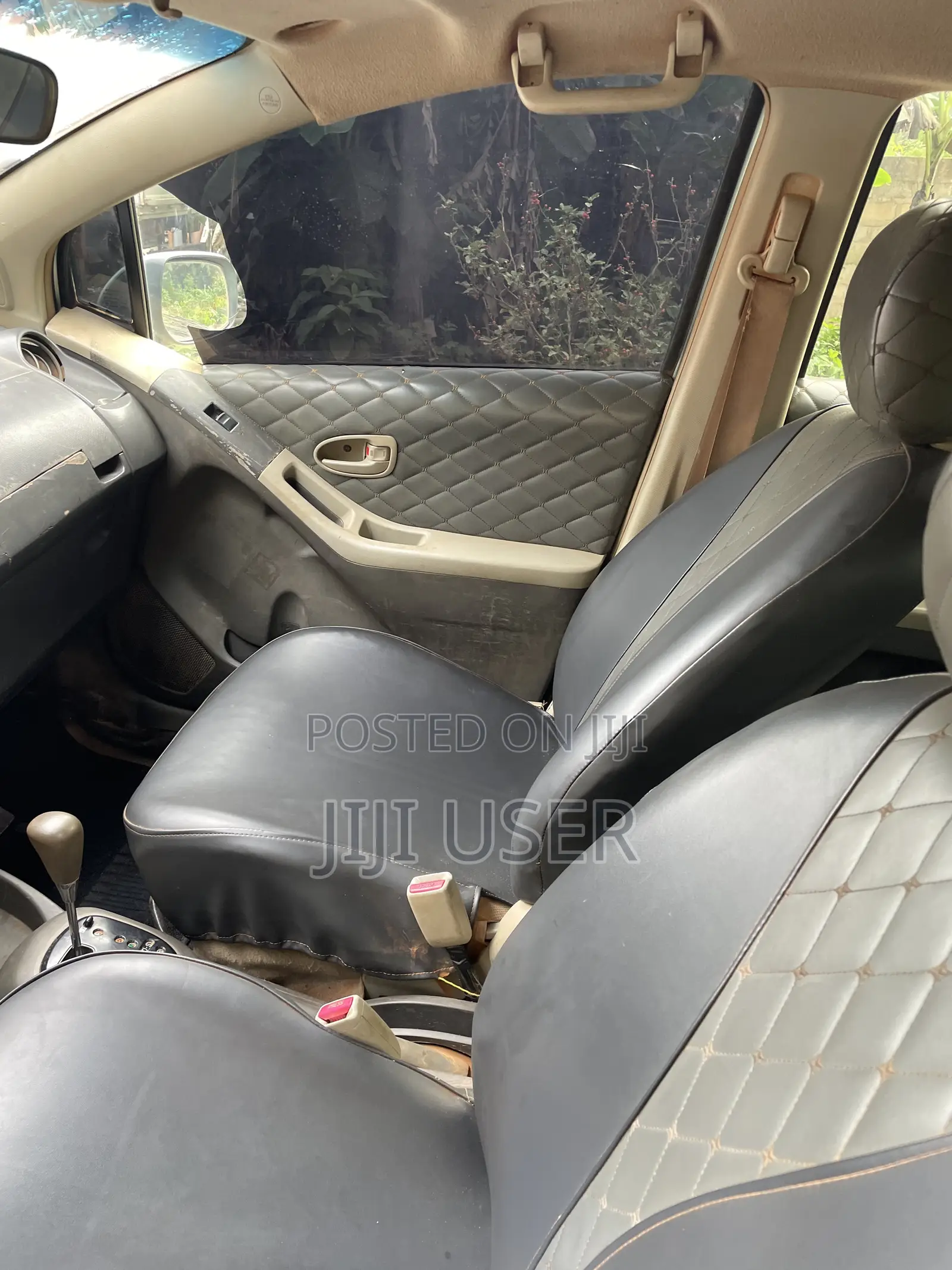 Toyota Vitz 2010 Green