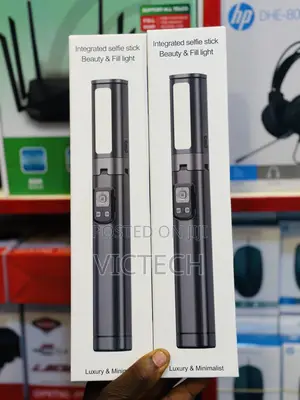 Cl19 Integrated Selfie Stick Beauty Fill Light
