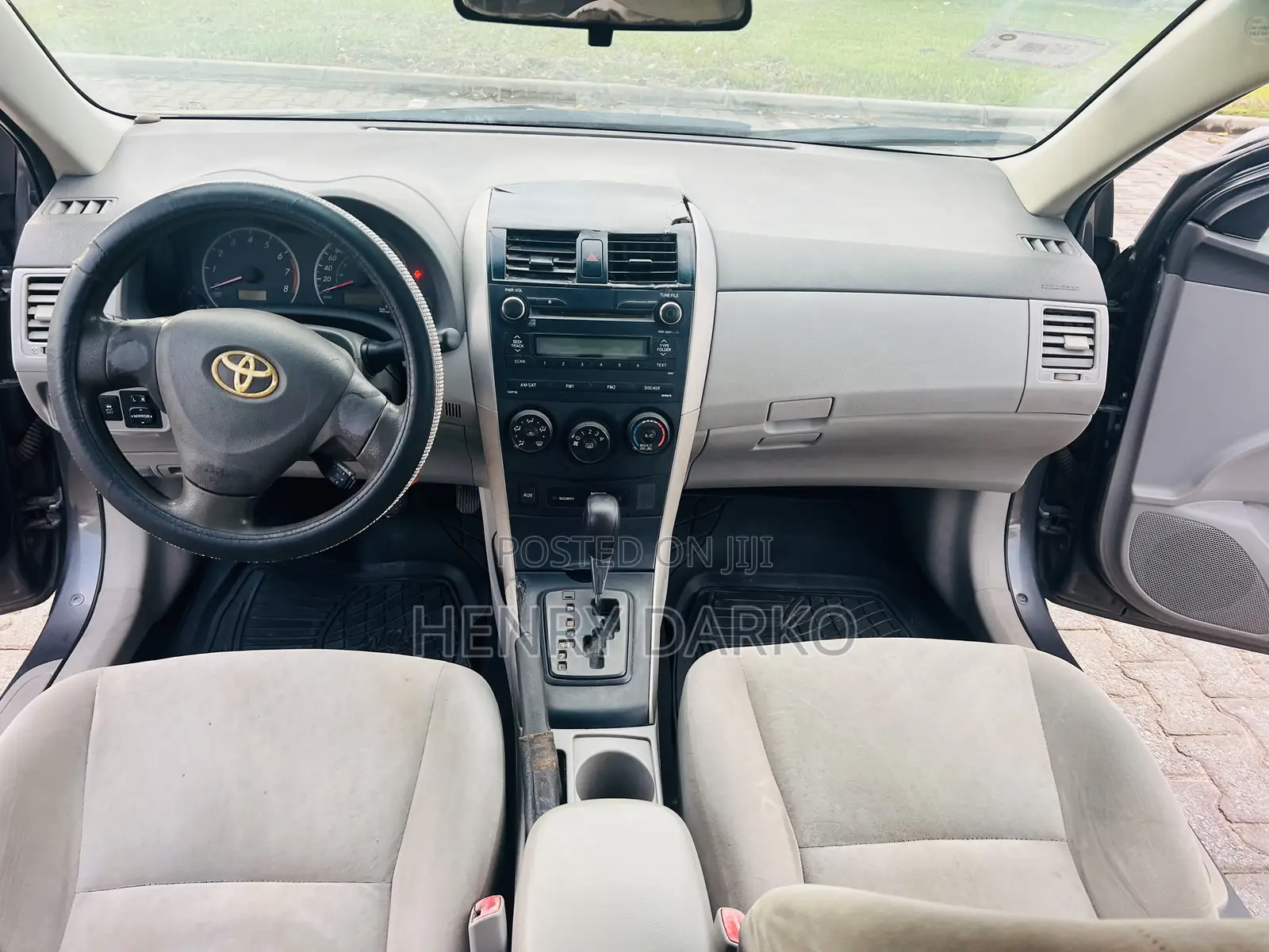 Toyota Corolla 2010 Gray