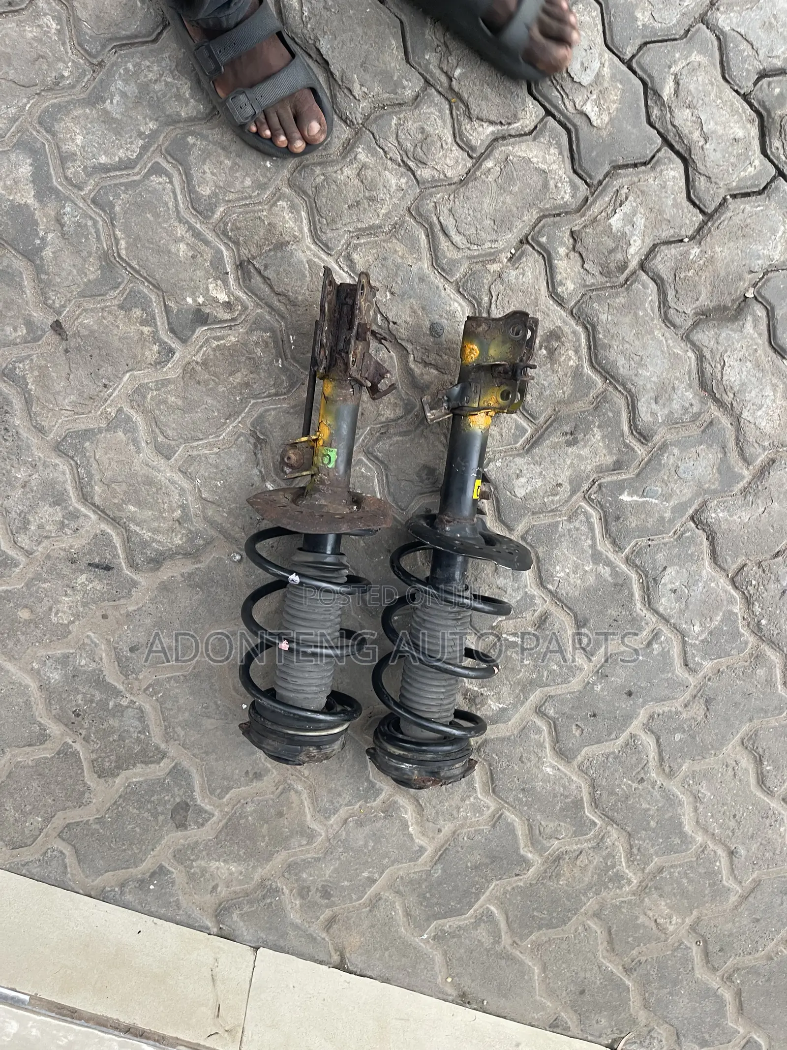 Nissan Rogue 2008-2013 Front Shocks