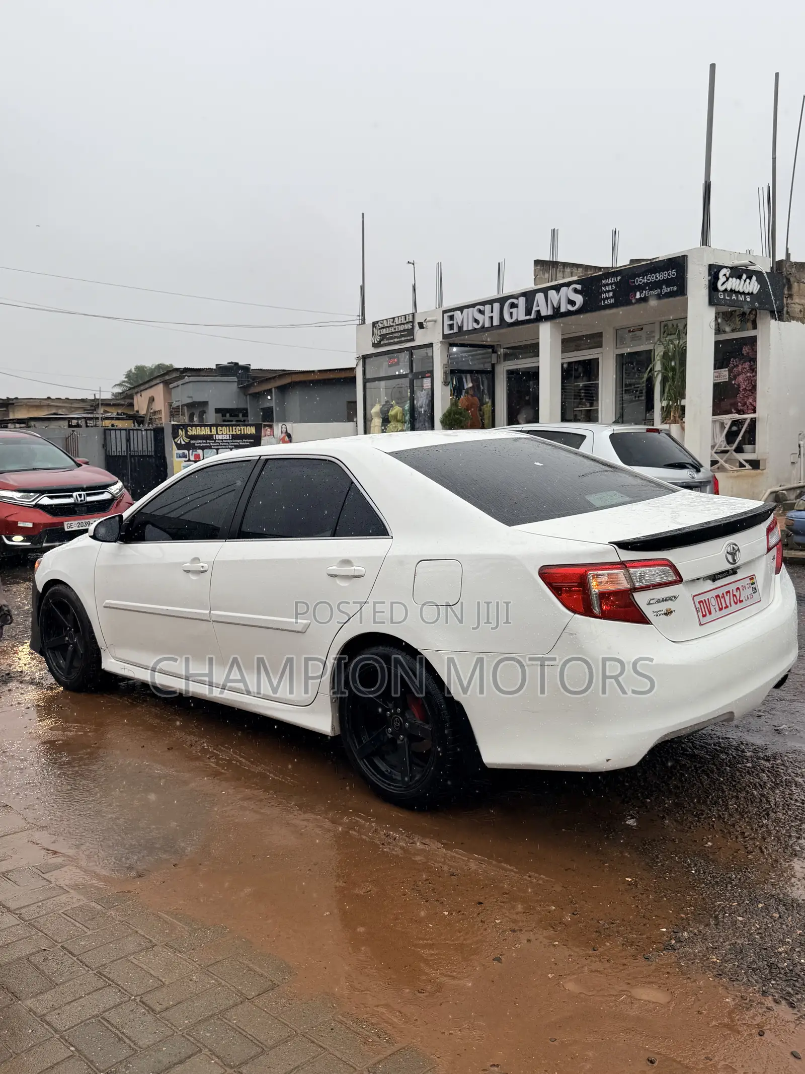 Toyota Camry SE 4dr Sedan (2.5L 4cyl 6A) 2013 White