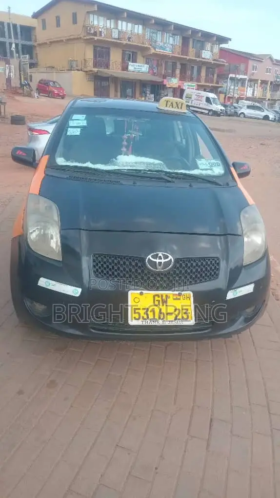 Toyota Yaris 2013 Black
