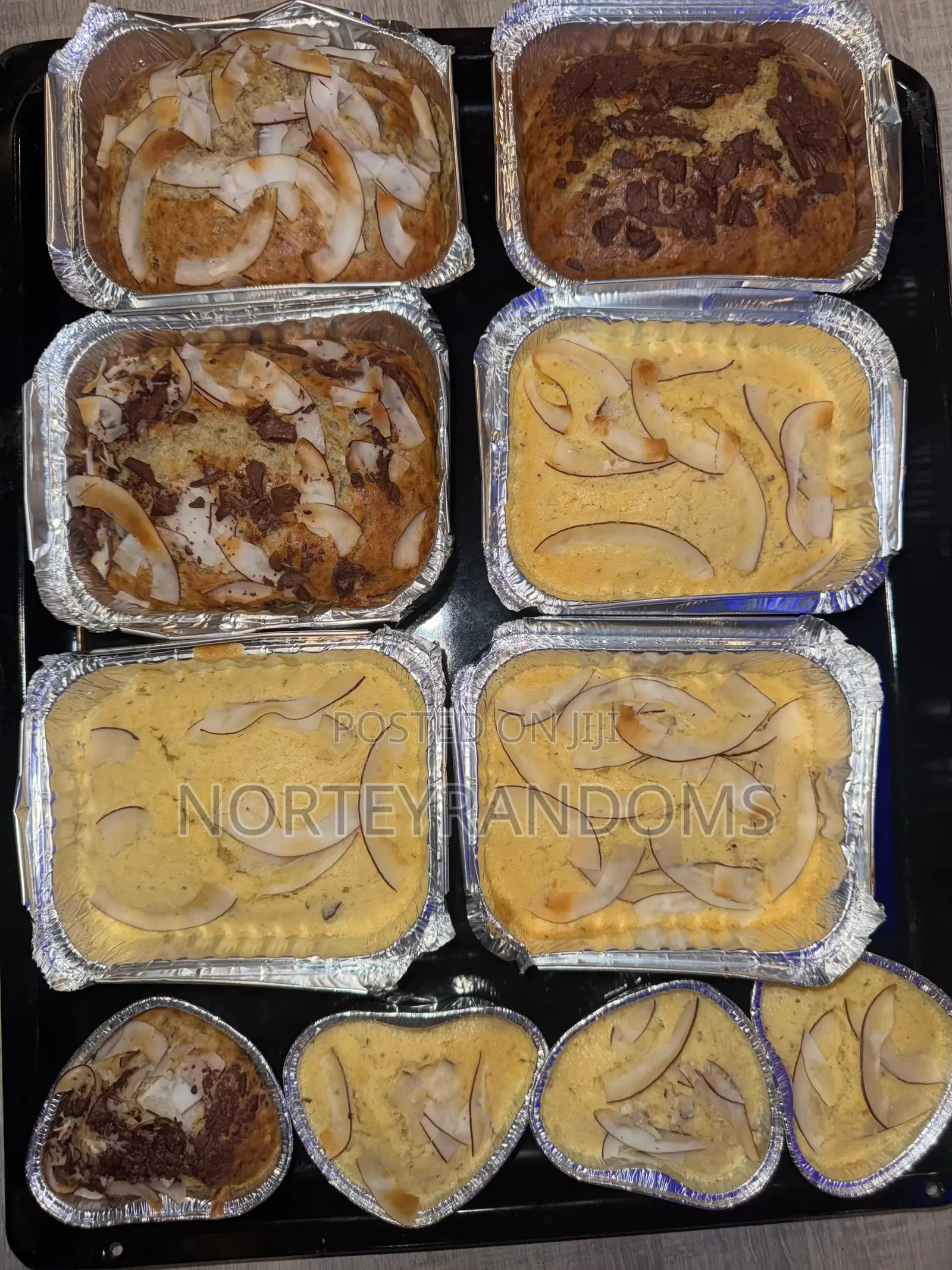 Foil Cakes( Vanilla,Chocolate,Red Velvet,Banana and Coconut Flavours )