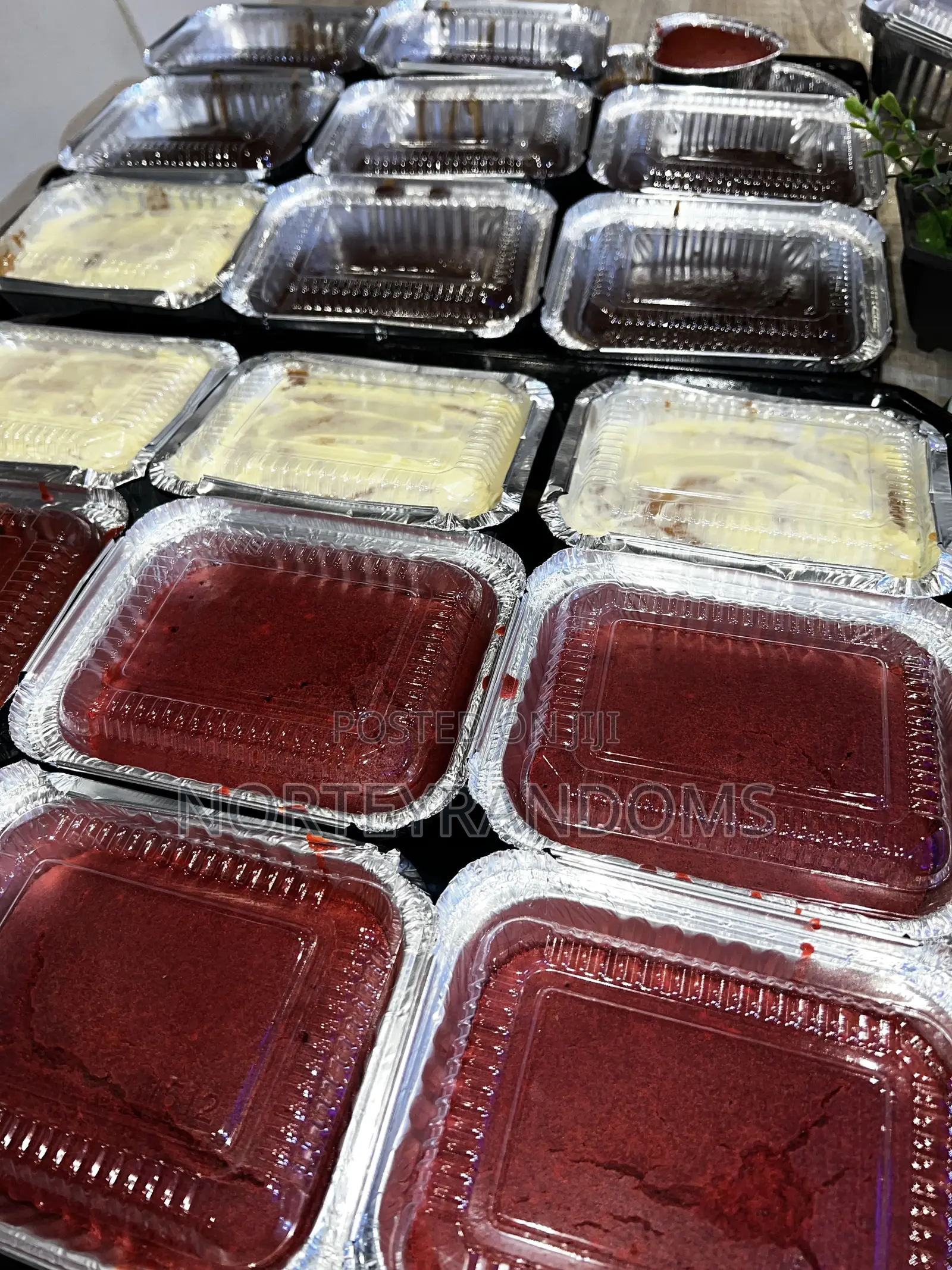 Foil Cakes( Vanilla,Chocolate,Red Velvet,Banana and Coconut Flavours )
