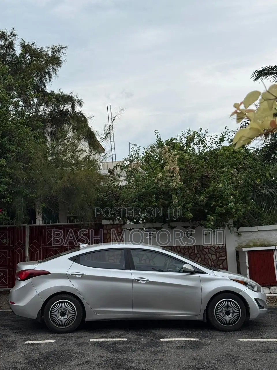 Hyundai Elantra SE Sedan FWD (1.8L 4cyl 6A) 2016 Gray