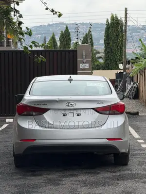 Hyundai Elantra SE Sedan FWD (1.8L 4cyl 6A) 2016 Gray