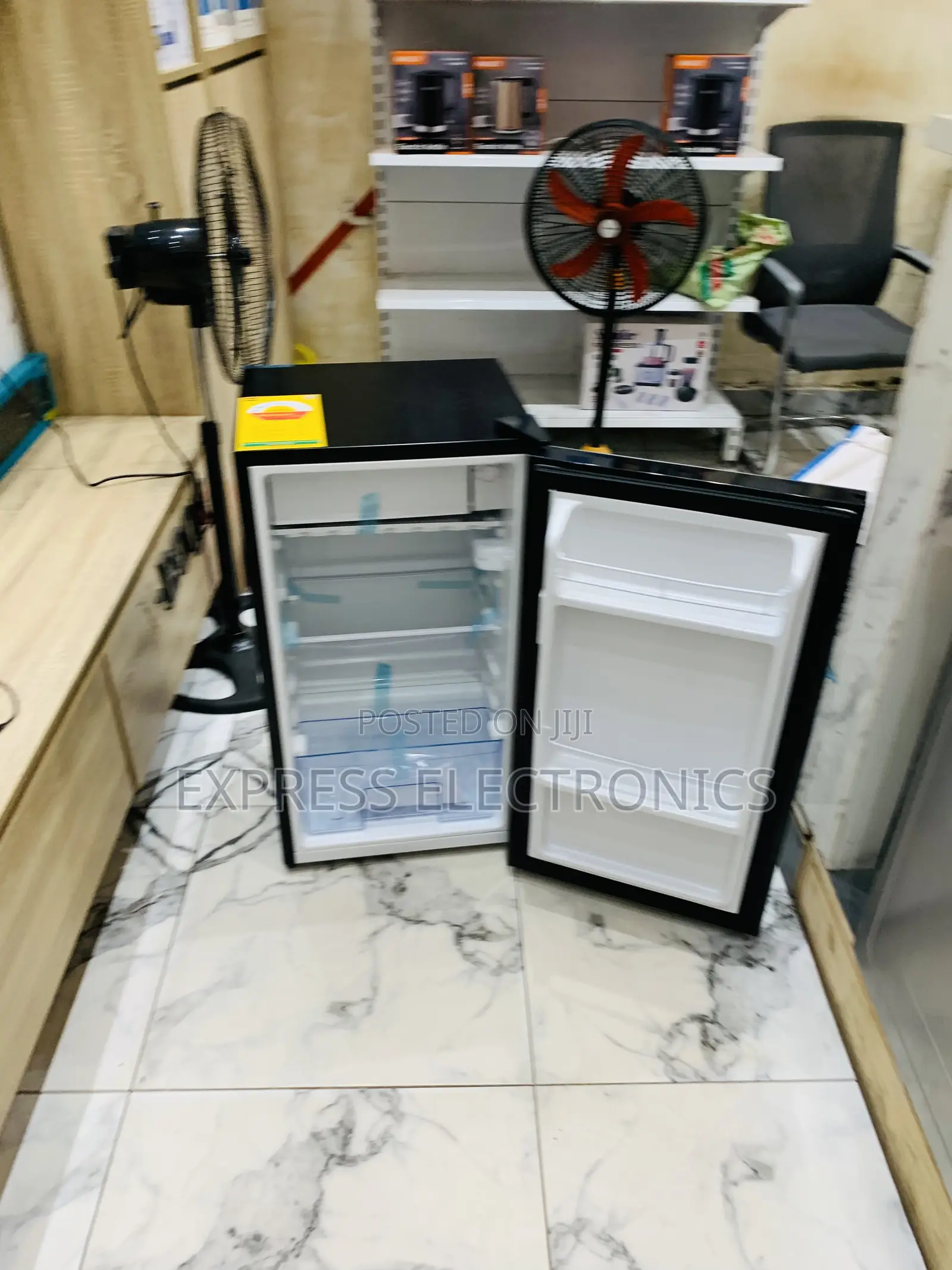 Easy to Clean Single Door Fridge Pearl 80l