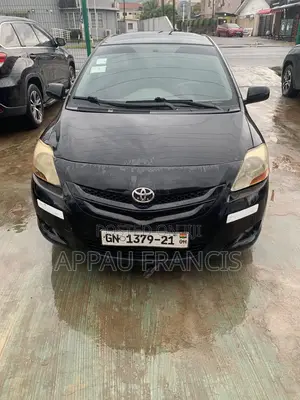 Toyota Yaris Base Hatchback 3dr 2010 Black