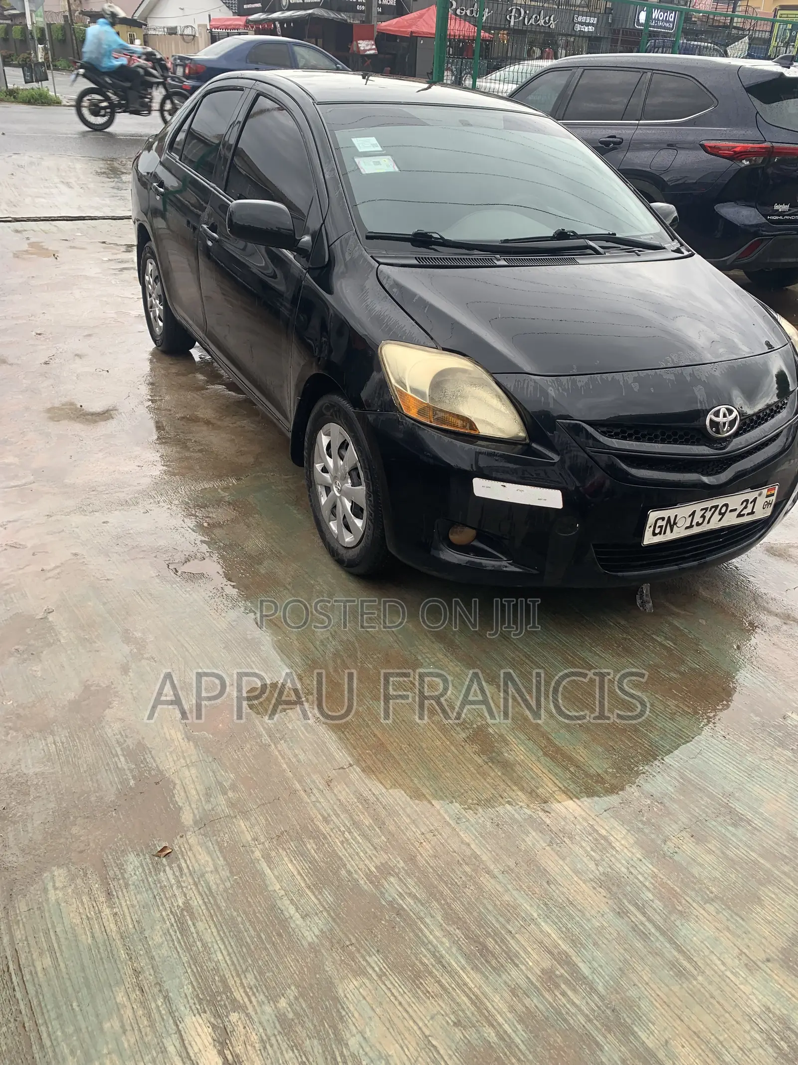Toyota Yaris Base Hatchback 3dr 2010 Black