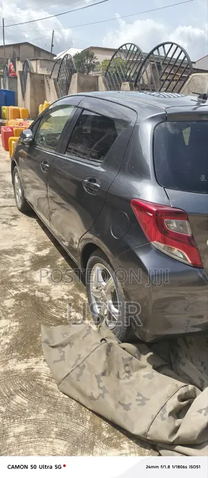 Toyota Vitz 1.3 FWD 5dr 2015 Black