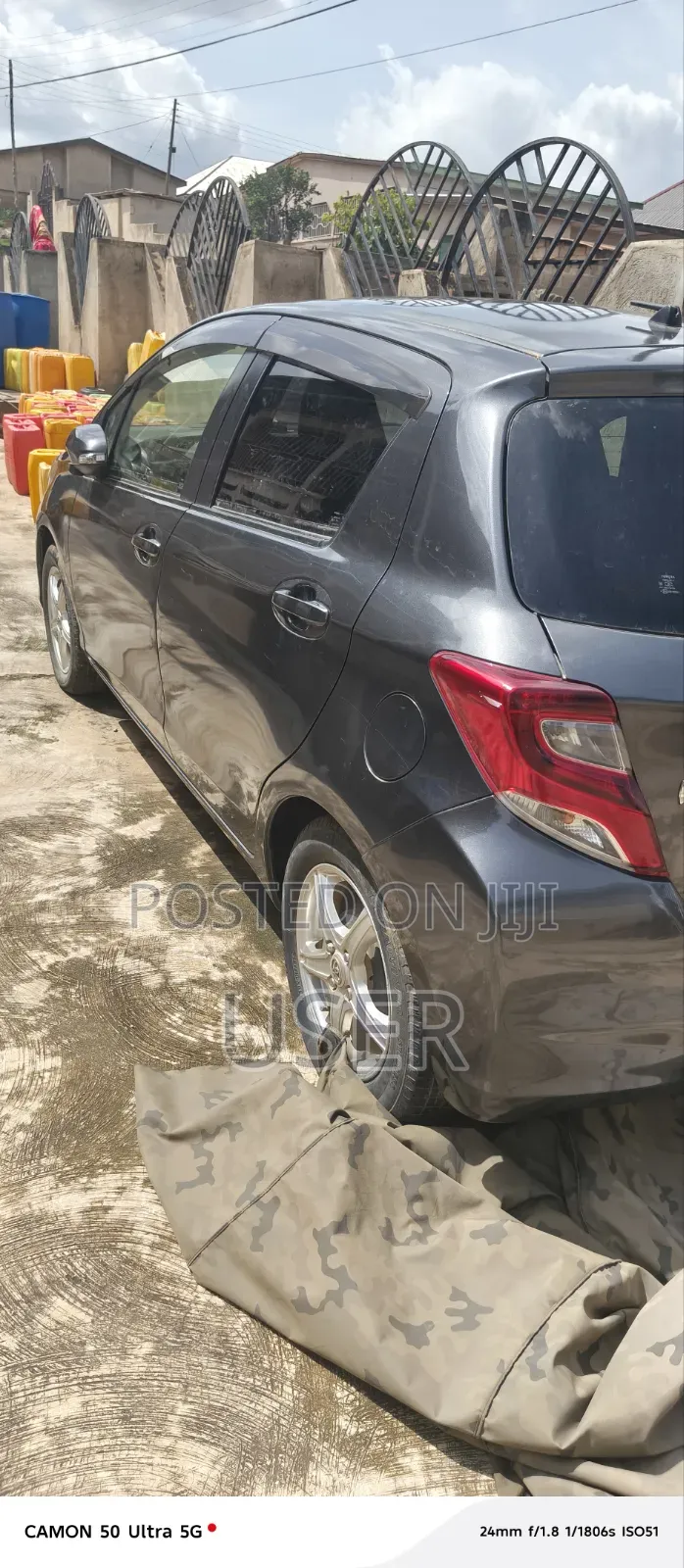 Toyota Vitz 1.3 FWD 5dr 2015 Black