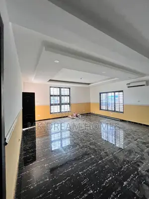 5bdrm House in Lake Side Estate for rent