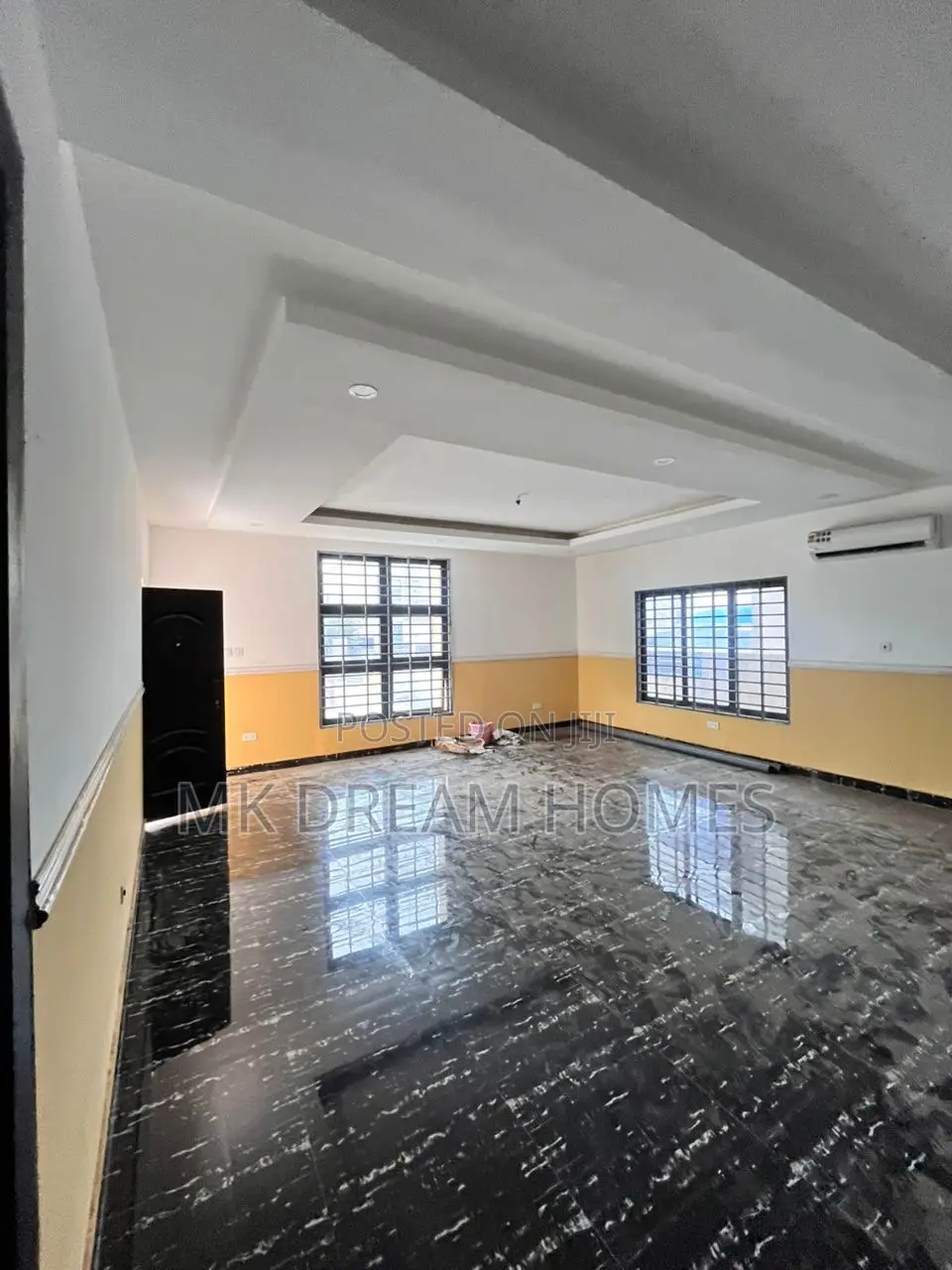 5bdrm House in Lake Side Estate for rent