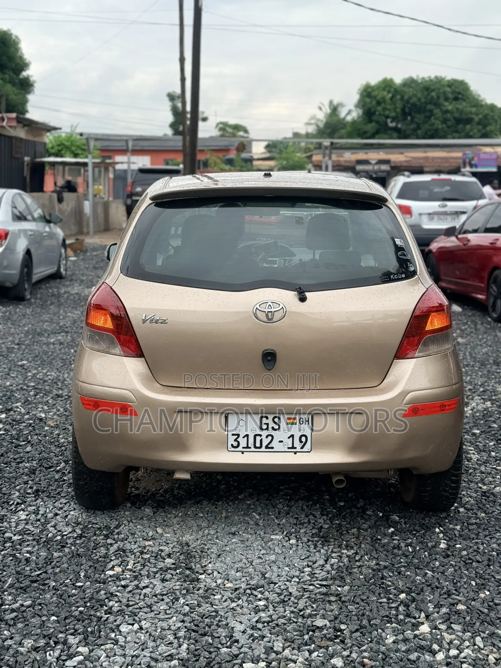 Toyota Vitz 2010 Gray