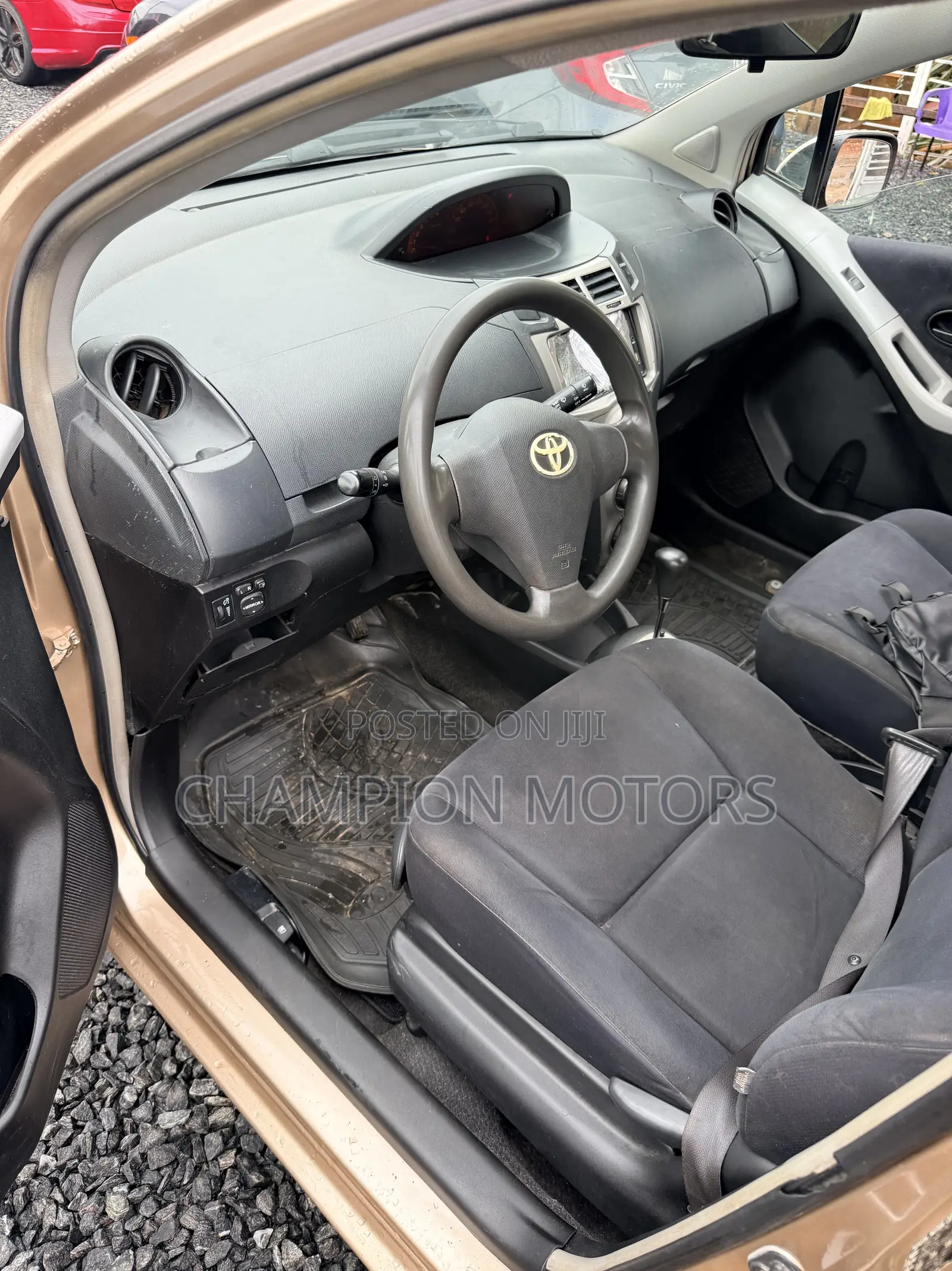Toyota Vitz 2010 Gray