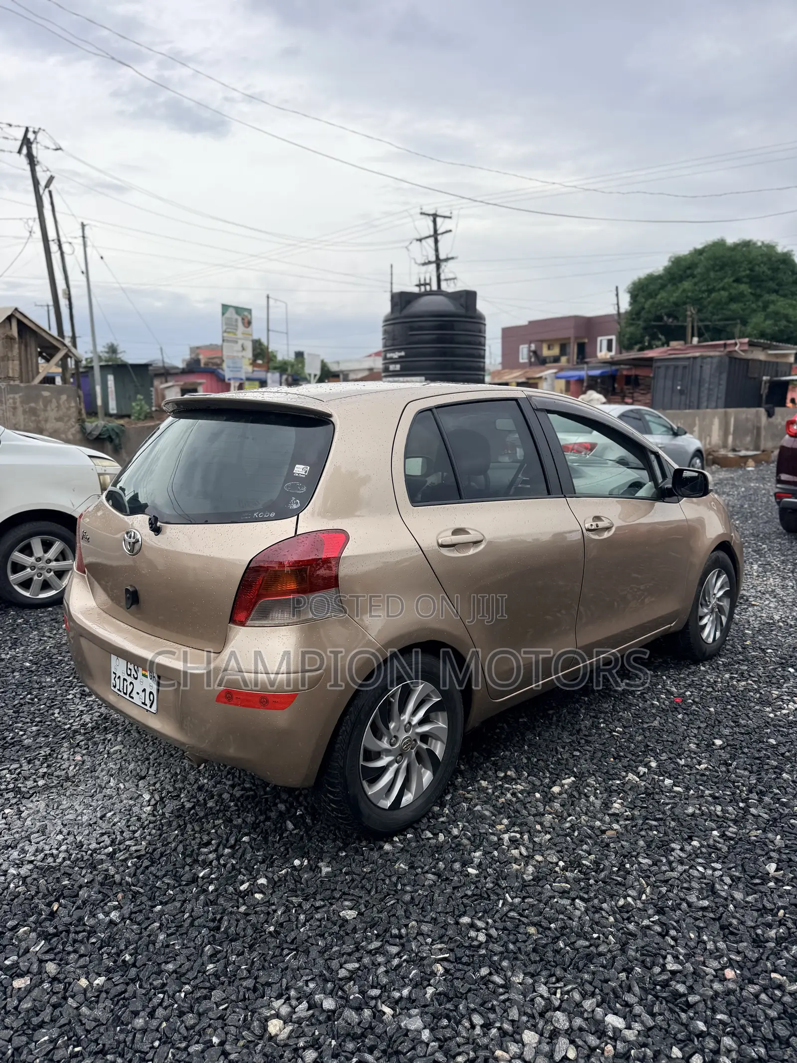 Toyota Vitz 2010 Gray
