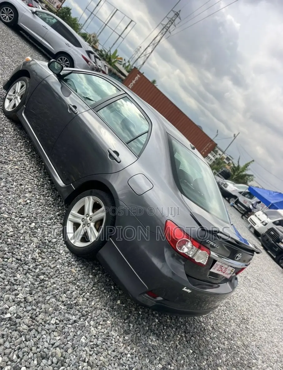 Toyota Corolla 2013 Silver