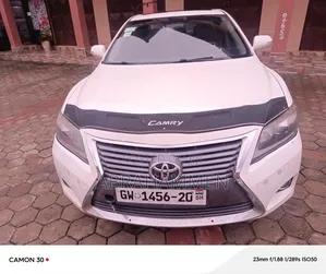 Toyota Camry SE 4dr Sedan (2.5L 4cyl 6A) 2011 White
