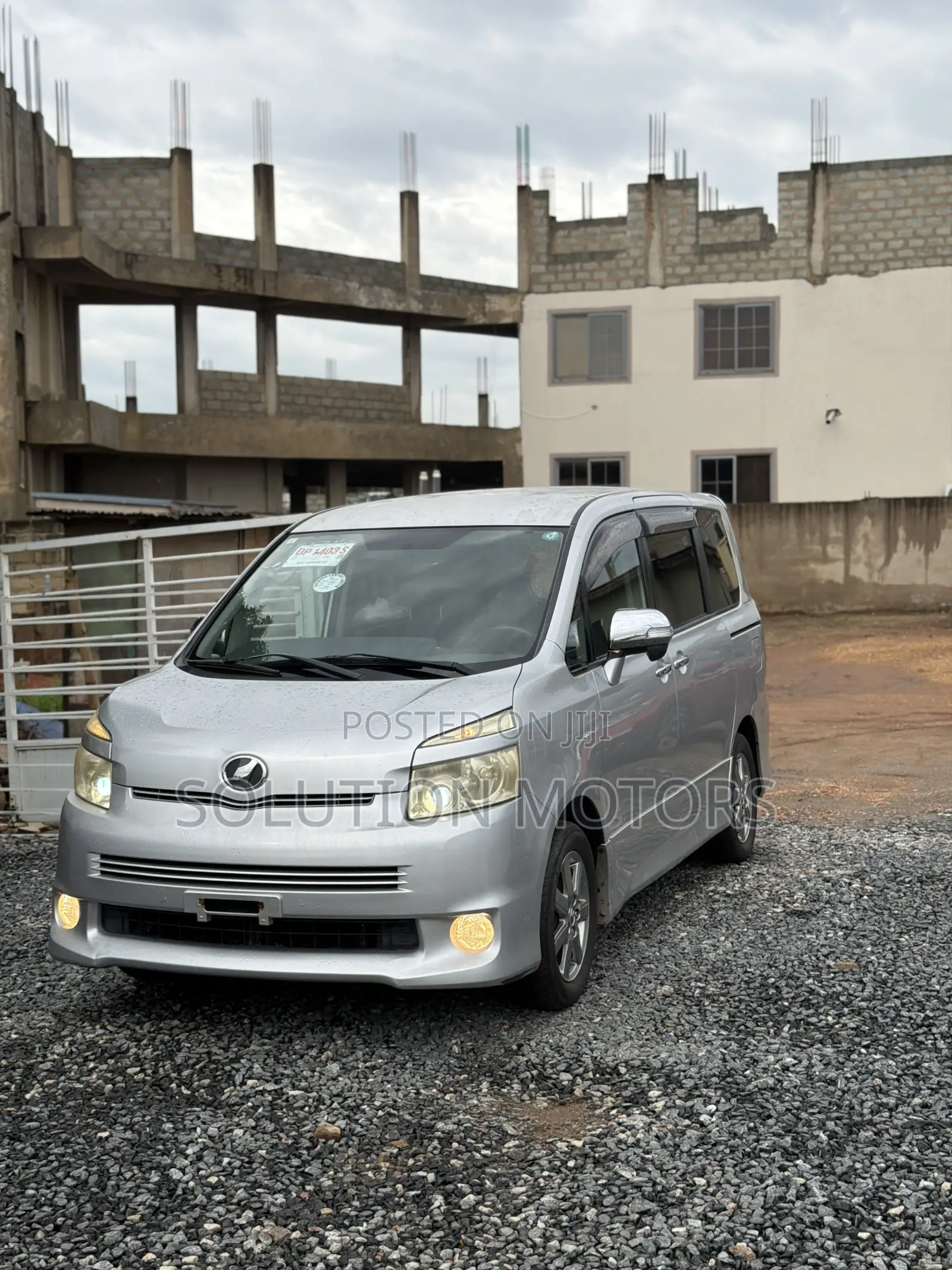 Toyota Voxy 2013 Silver