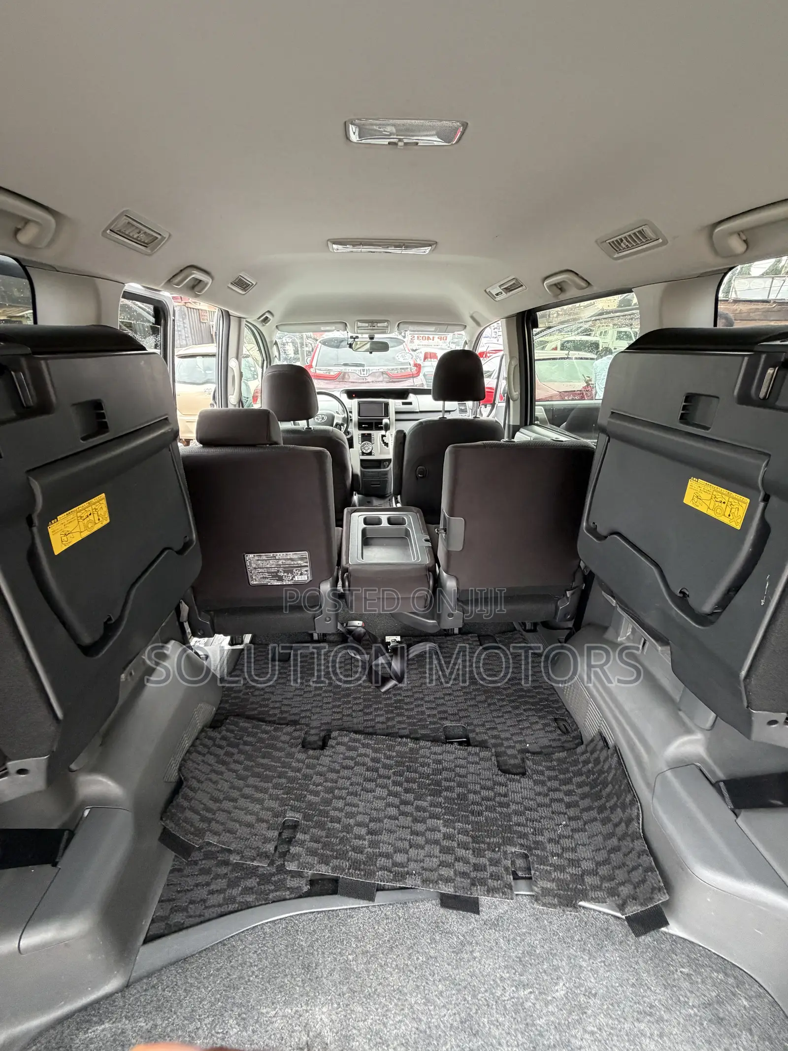 Toyota Voxy 2013 Silver
