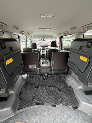 Toyota Voxy 2013 Silver