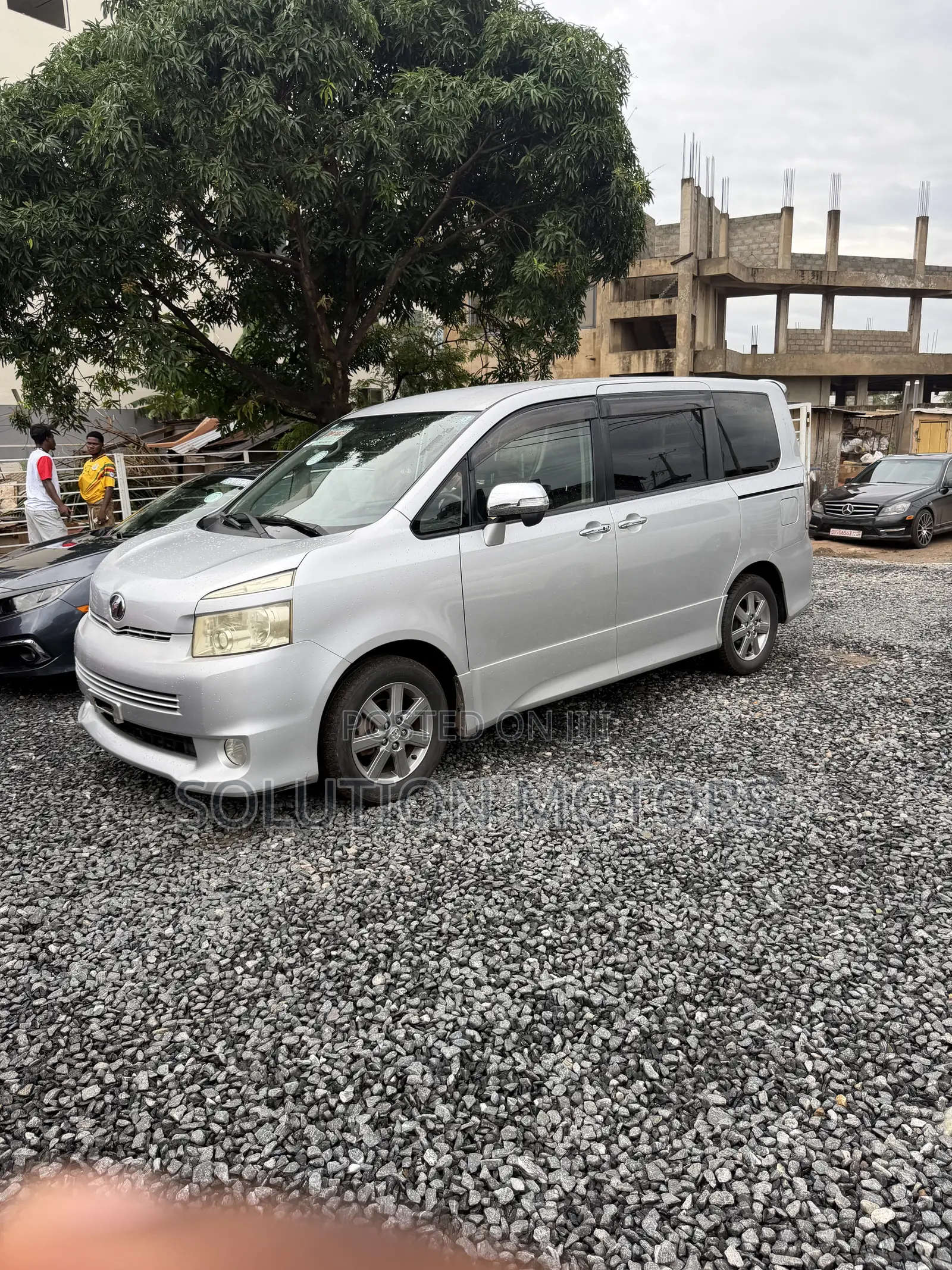 Toyota Voxy 2013 Silver