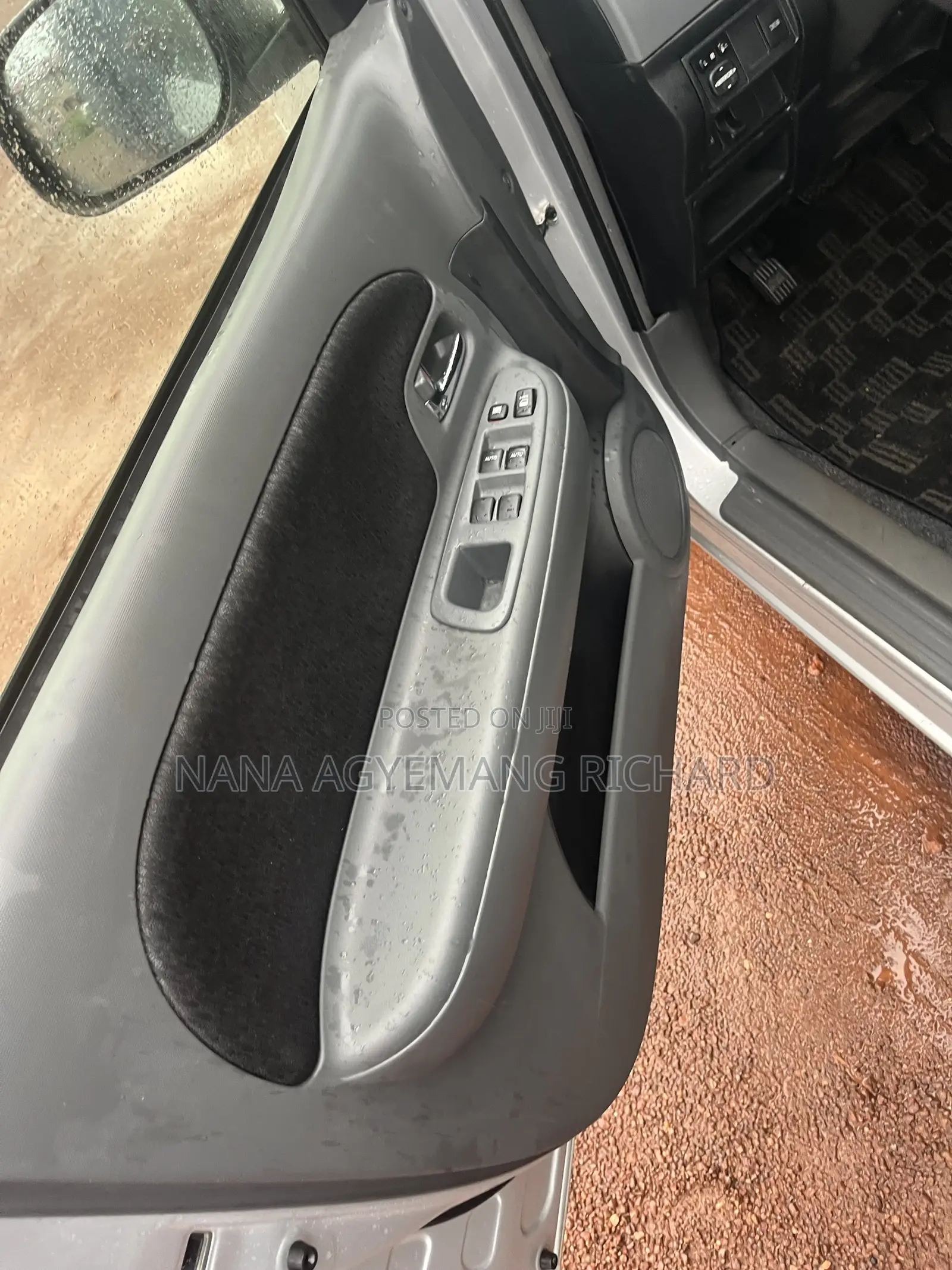 Toyota Sienta 1.5 FWD 2013 Silver