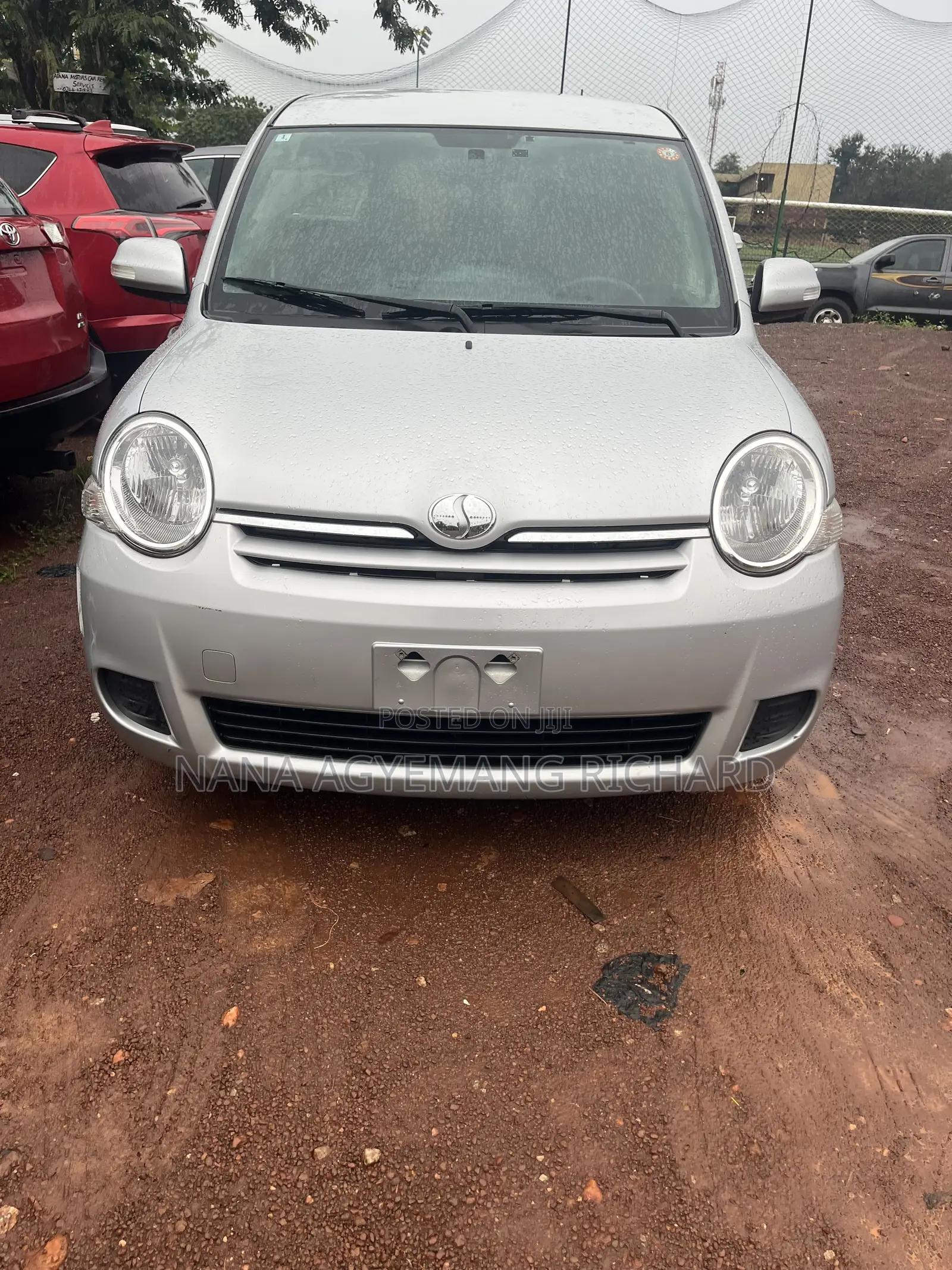 Toyota Sienta 1.5 FWD 2013 Silver