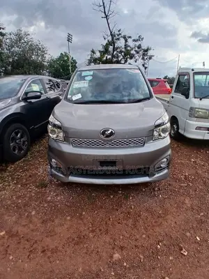 Toyota Voxy 2013 Silver