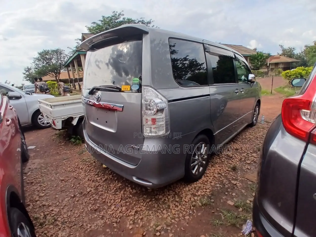 Toyota Voxy 2013 Silver
