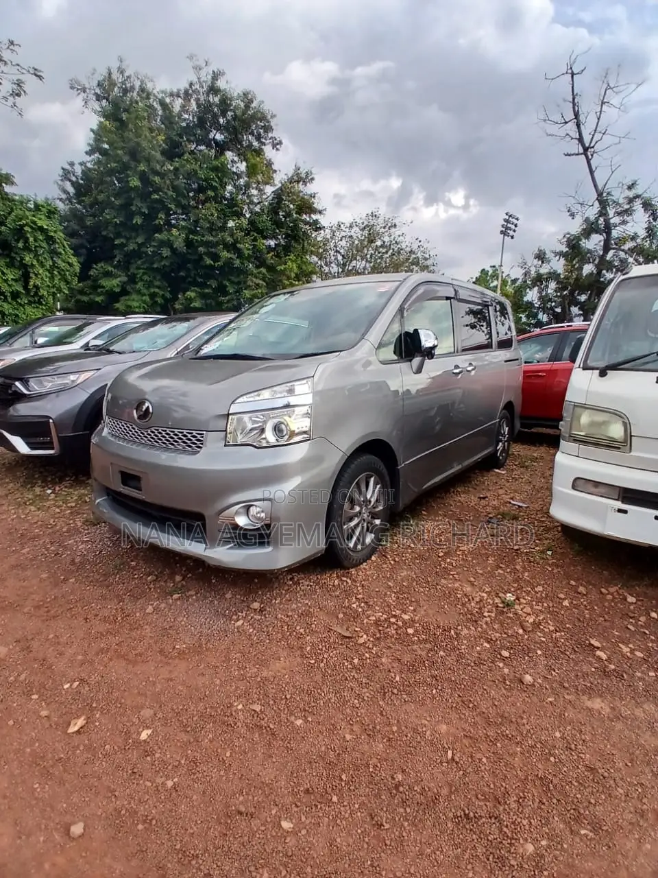 Toyota Voxy 2013 Silver