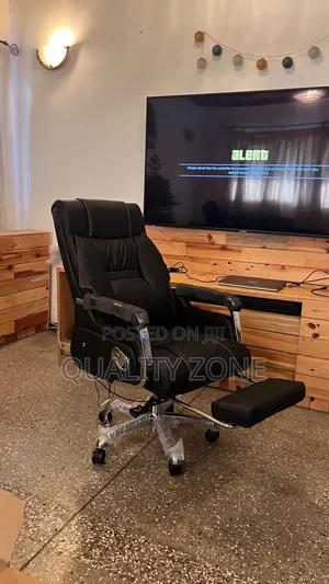 Executive Office Massage Chair by Pronnie