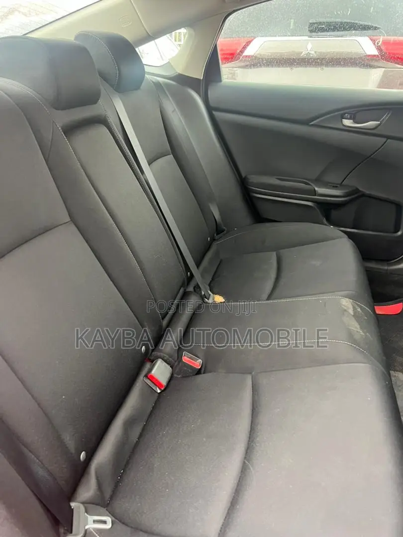 Honda Civic 2018 Red