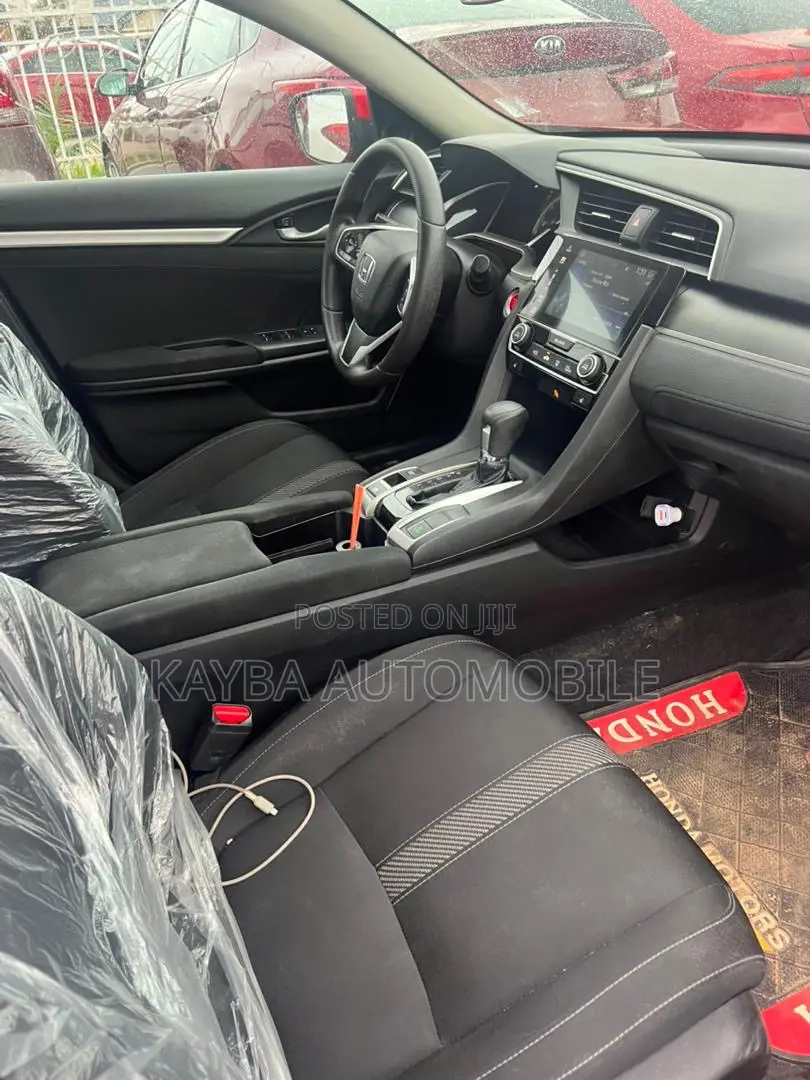 Honda Civic 2018 Red