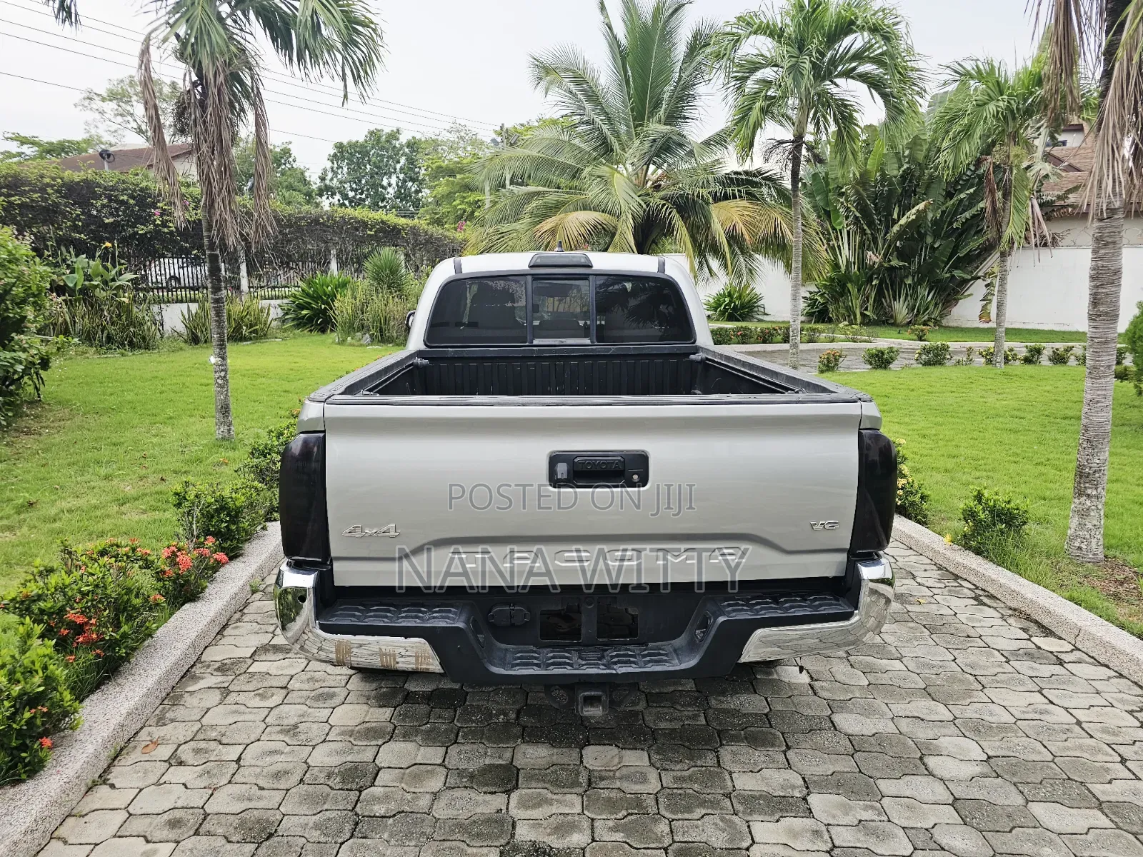 Toyota Tacoma 2022 Silver
