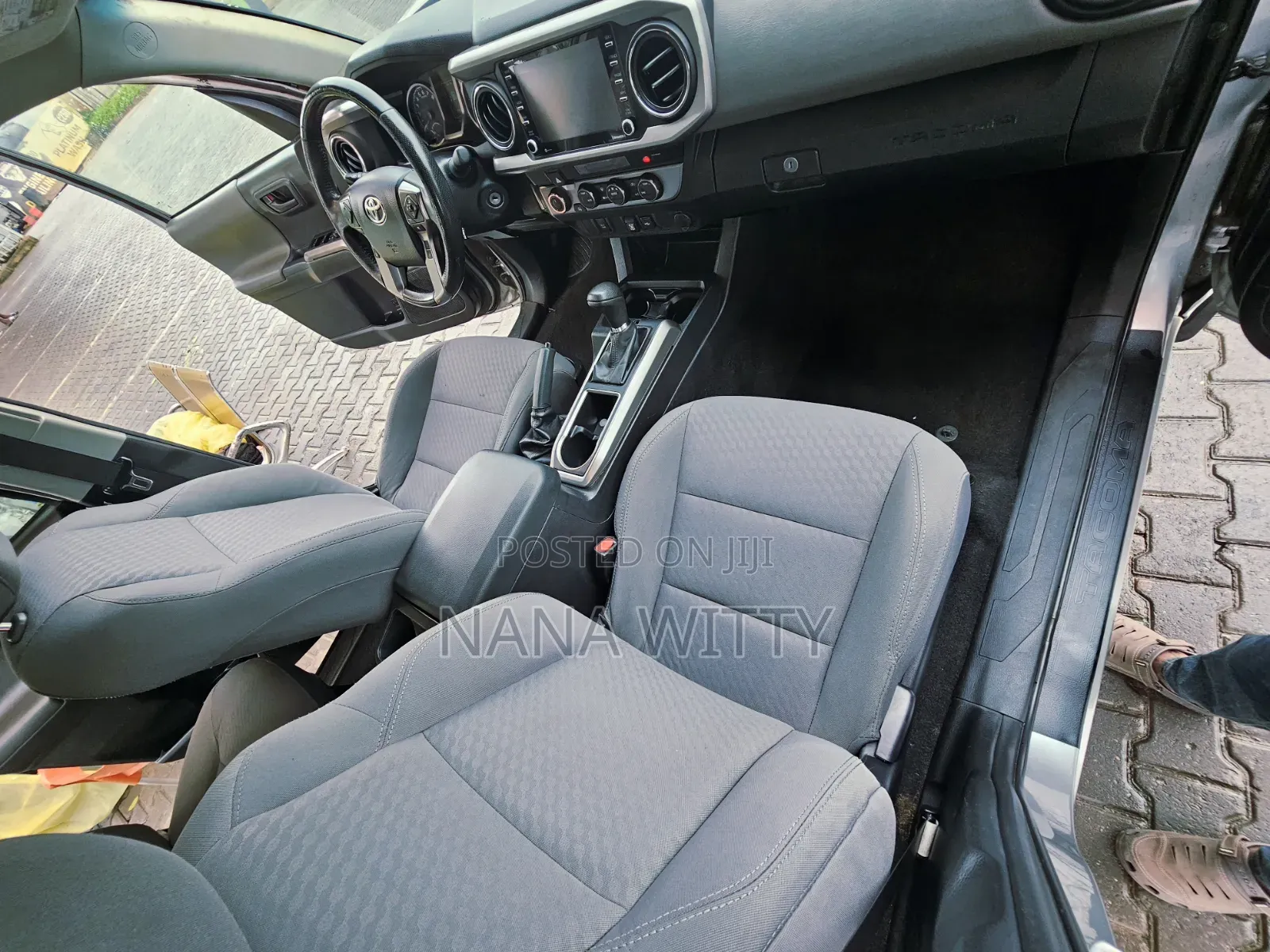 Toyota Tacoma 2022 Silver