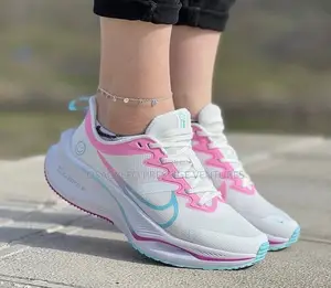 Stylish and Ultra Comfort Ladies Nike Zoomx Sneaker