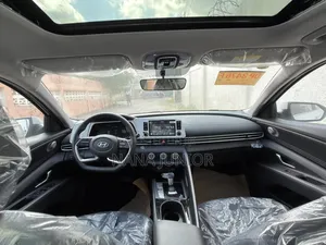 New Hyundai Elantra 2025 White