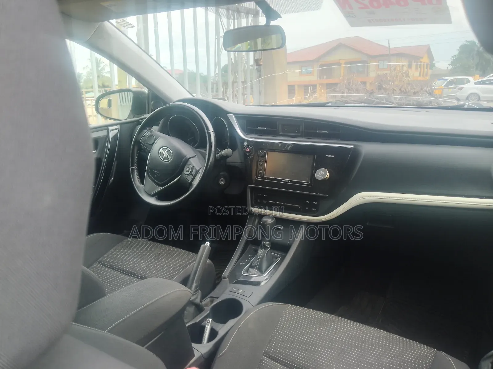 Toyota Corolla 2018 White