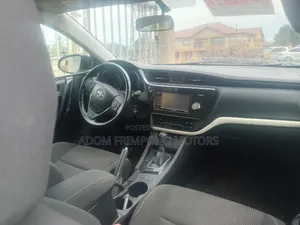 Toyota Corolla 2018 White