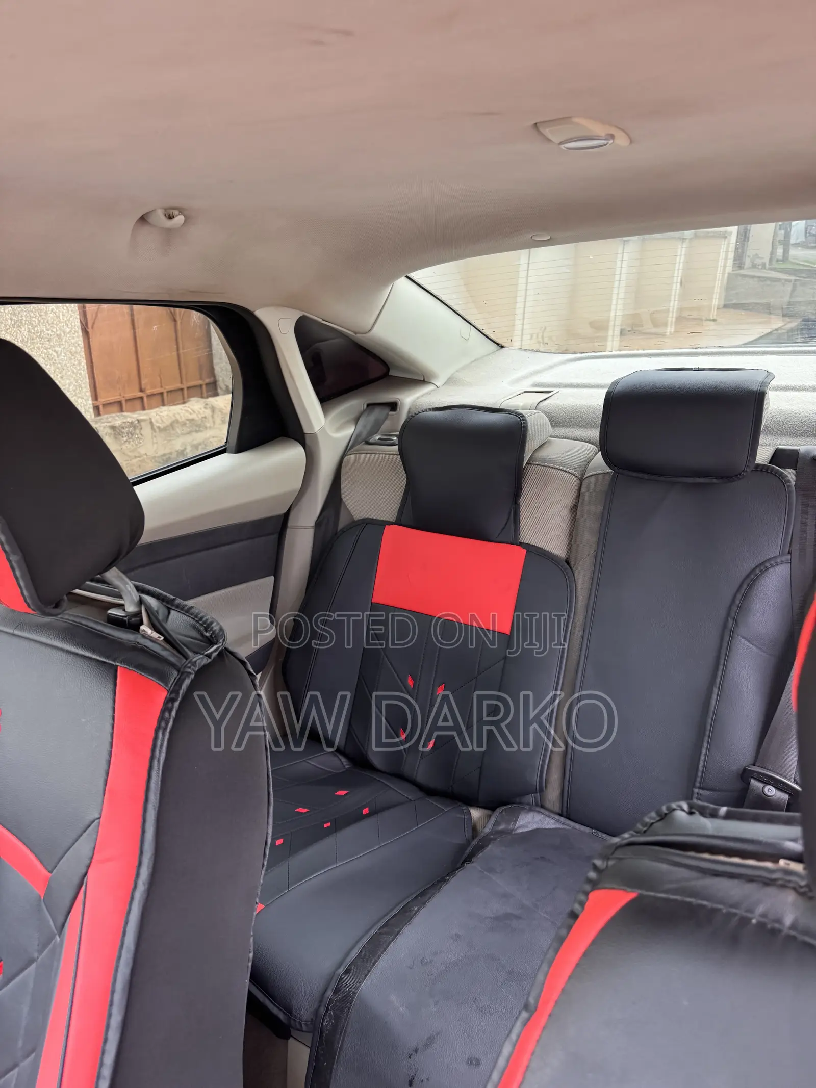 Ford Focus SE Sedan FWD (2.0L 4cyl 5M) 2012 Gray